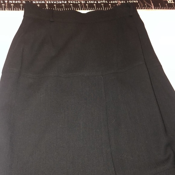 Salvatore  Ferragamo size 42 black Gorgeous 100% wool maxi skirt 12” slit - Picture 3 of 16